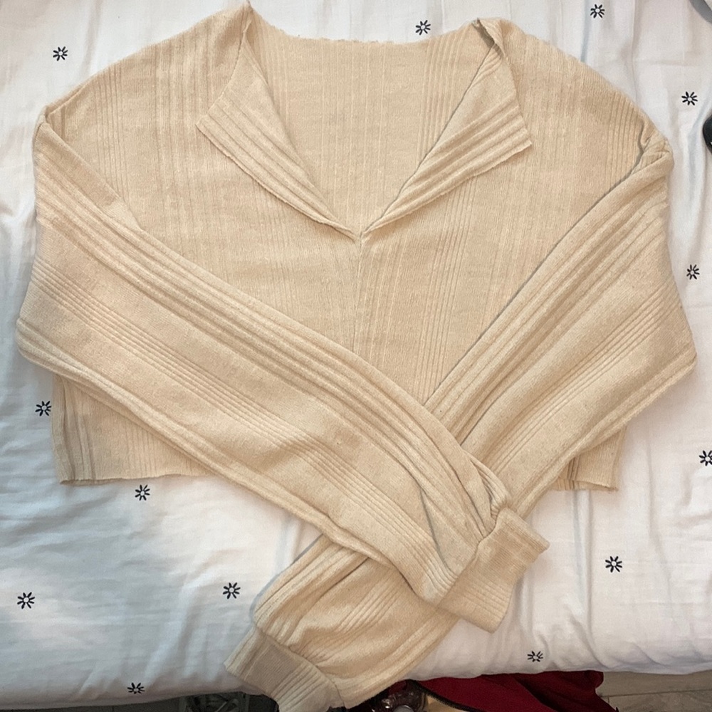 beige cropped long sleeve